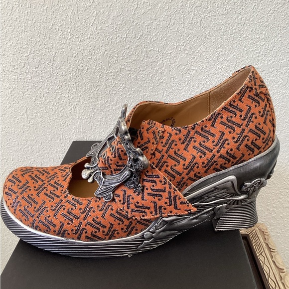 John Fluevog Mission Monika - Custom Buckled Mary Jane, 9, JF Monogram - Picture 6 of 7